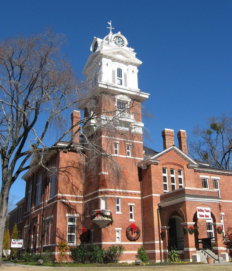 The Gwinnett County Courthouse in Lawrenceville